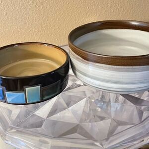 Gibson Geometric Dog/Cat Bowl with a Dash Larger Bowl New Condition